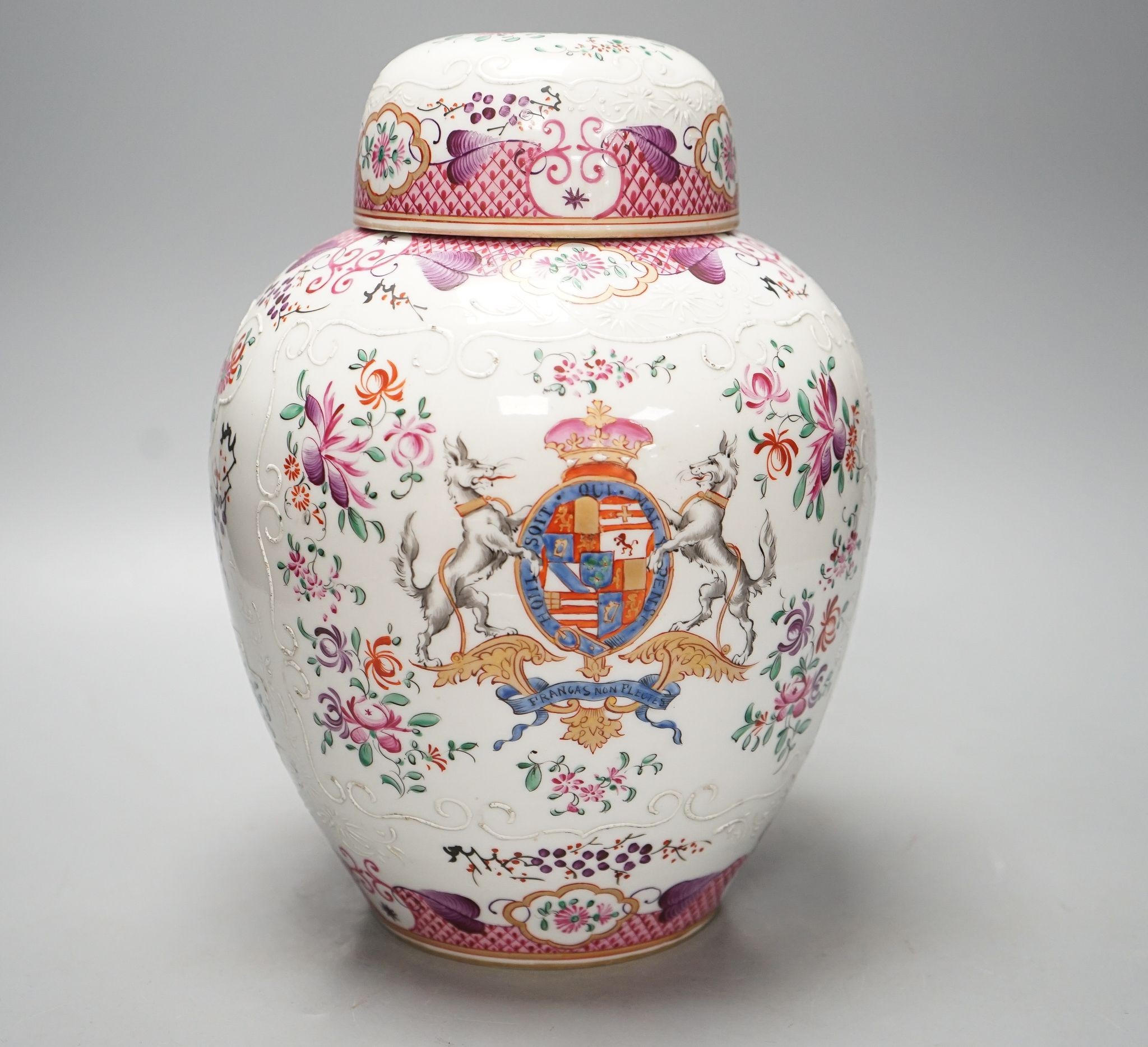 A 19th century Samson ovoid jar and cover 29cm